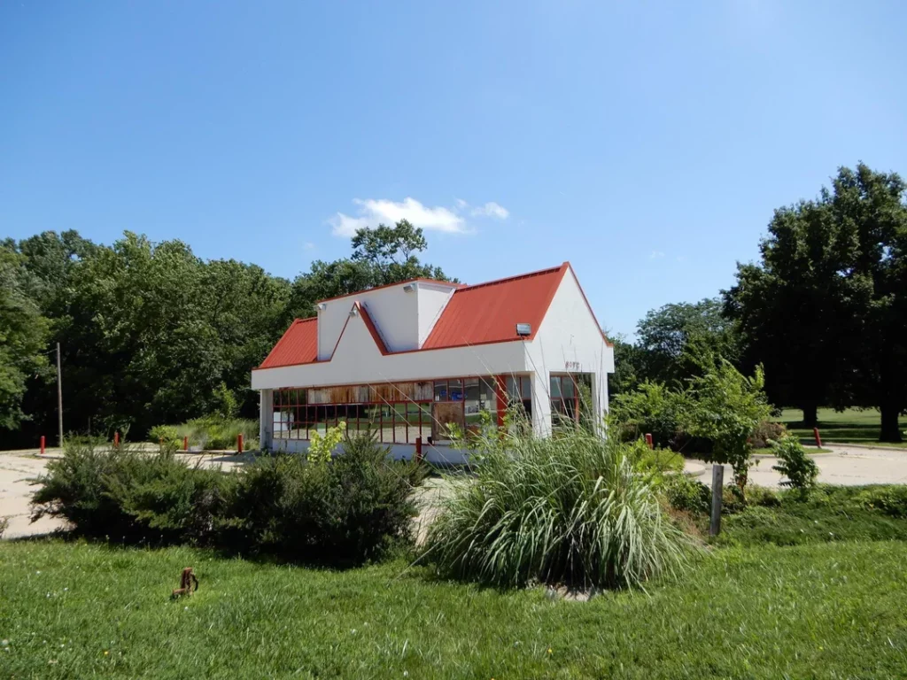 htoggkfcqm731 - A Little History About Topeka’s Drive-Thru McDonald’s on 29th Street