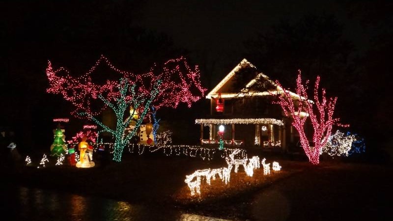 14potwinplaceneighborhood1 - Potwin’s Christmas Lights: A Topeka Tradition