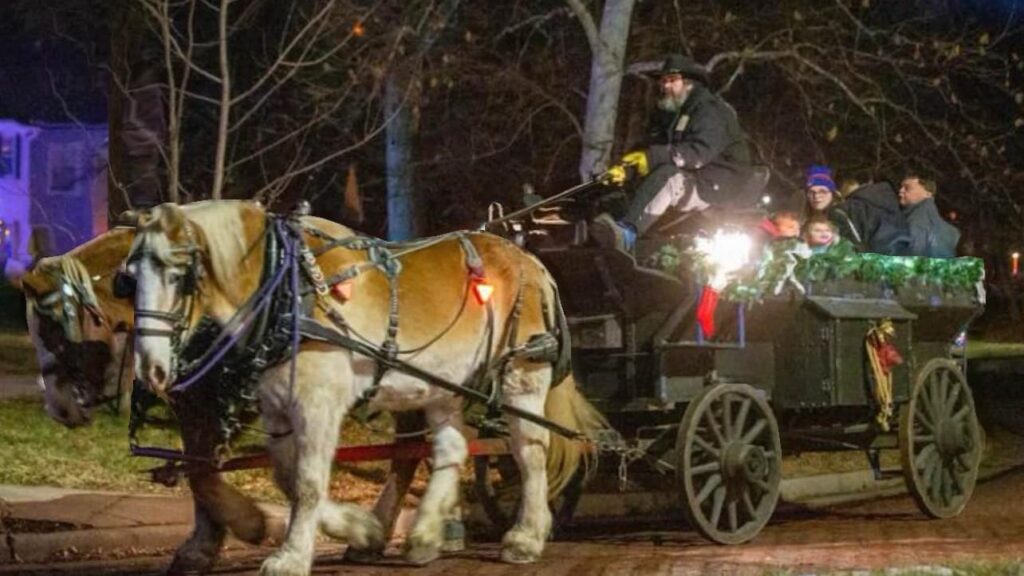 468713469 986680900165172 1147185319611245684 n - Potwin’s Christmas Lights: A Topeka Tradition